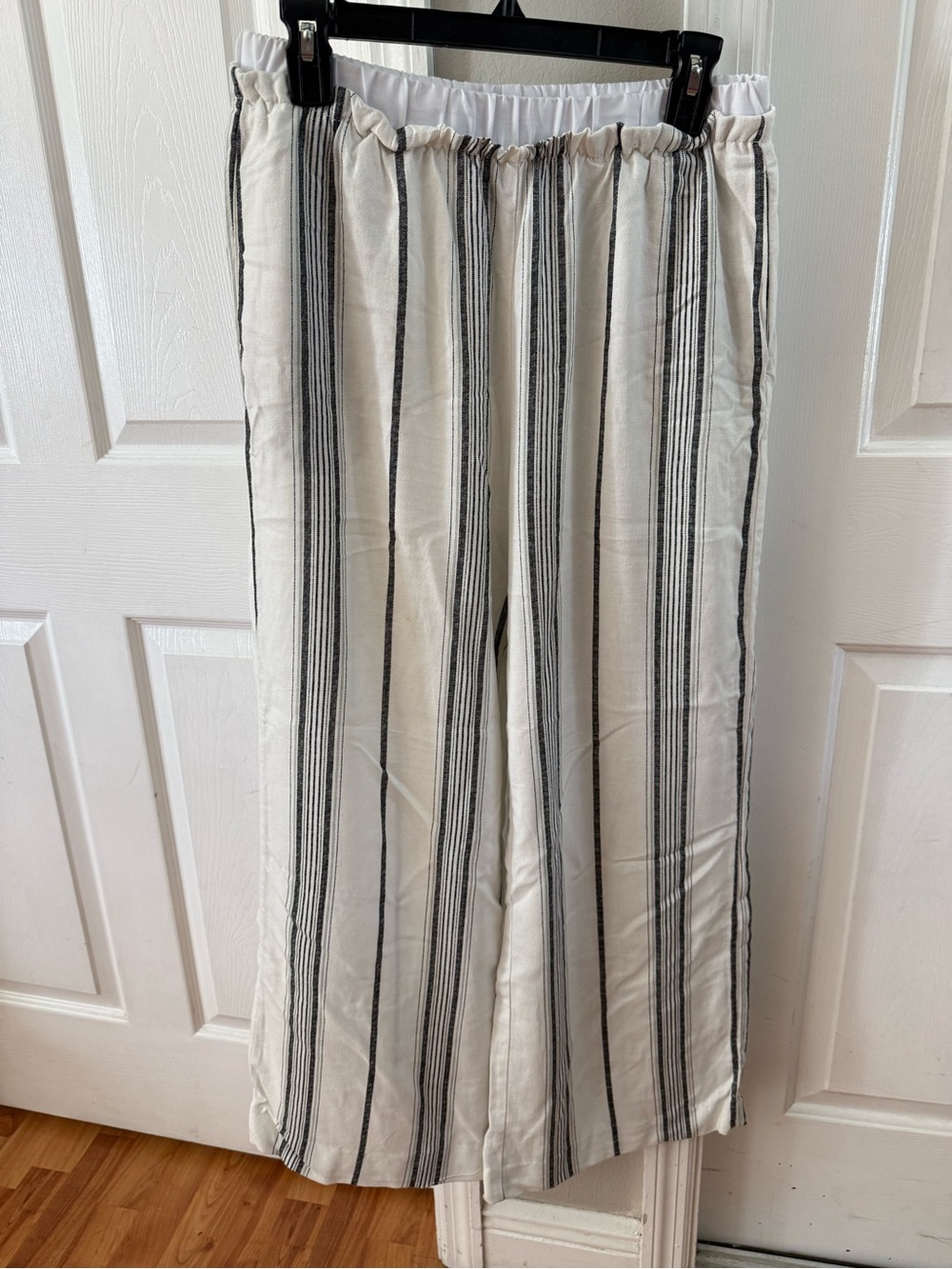 Rewash Cream Pants with Black Vertical Stripes
